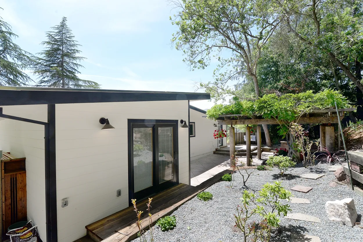 Backyard view at the Ivy Project