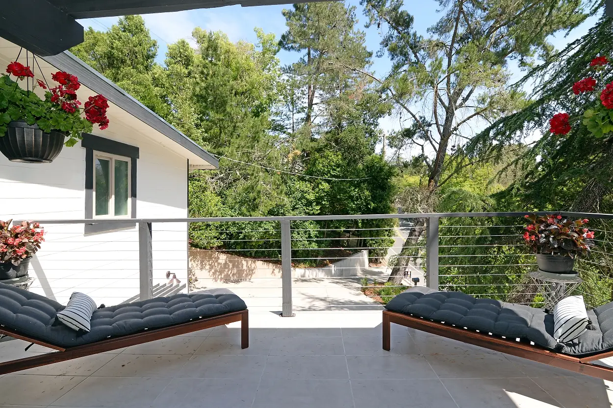 Balcony detail and railing at the Ivy Project