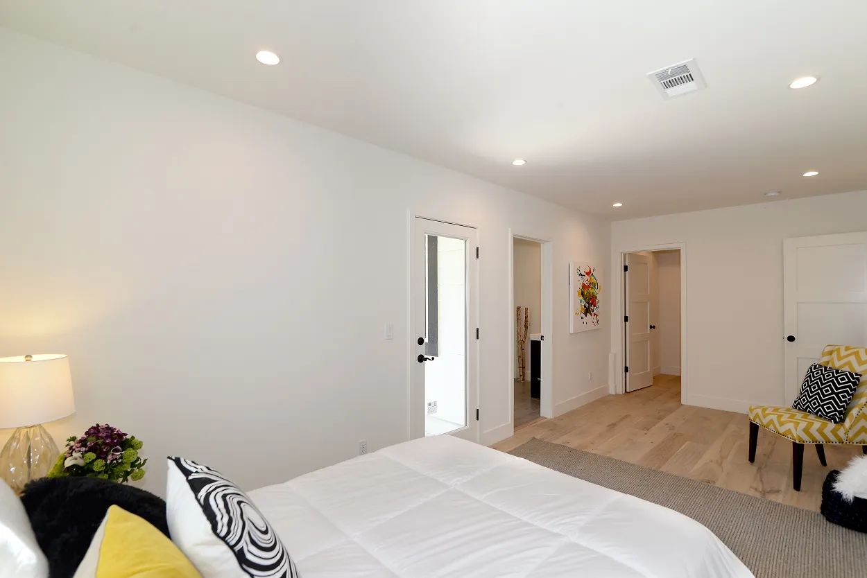 Guest bedroom at the Ivy Project