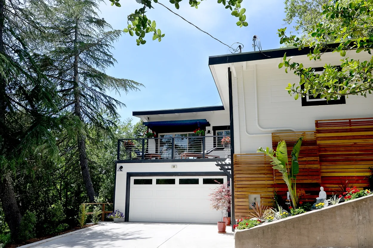 Street view of the Ivy Project