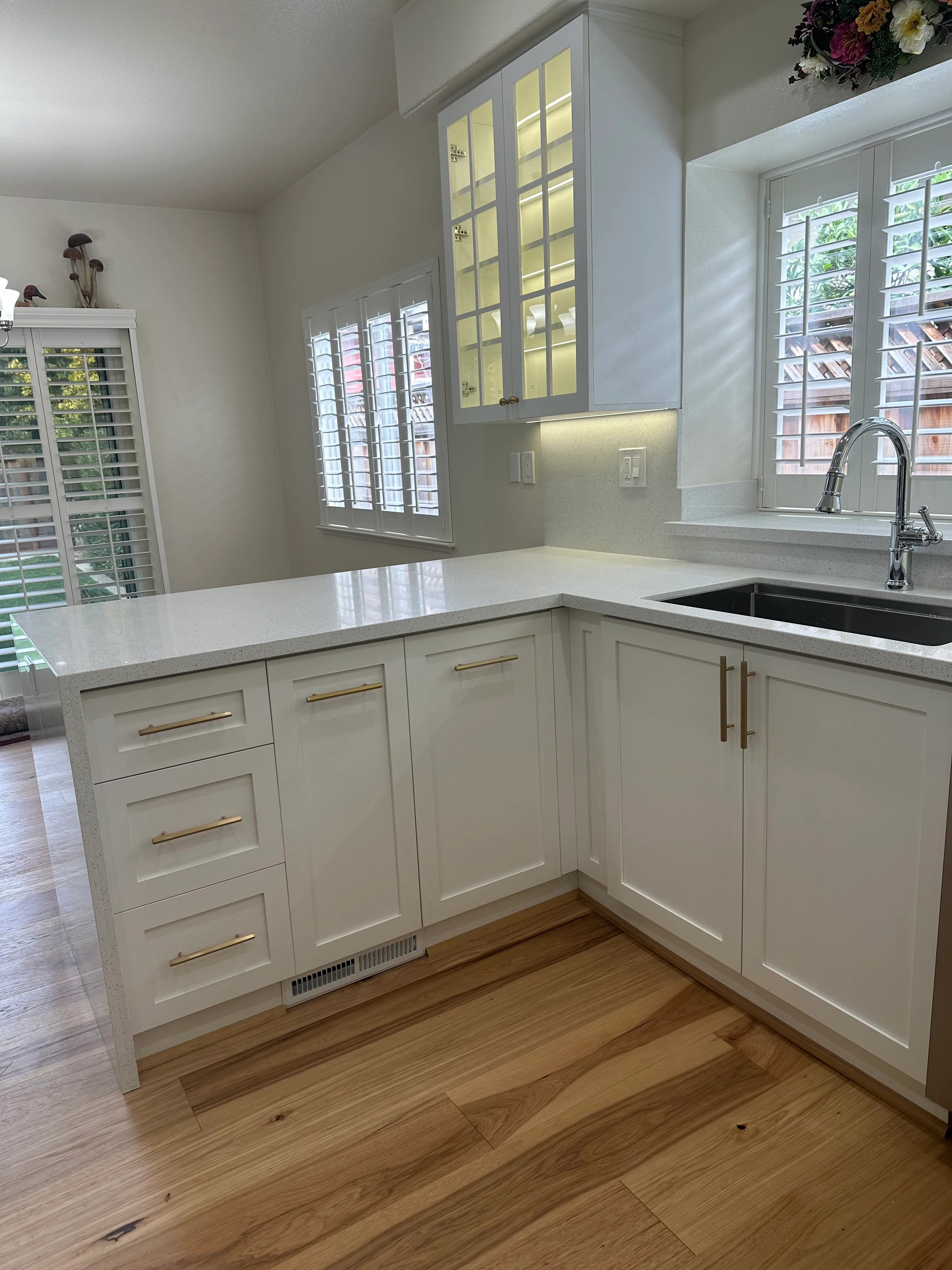Kitchen lighting and ceiling detail at Angelica Way