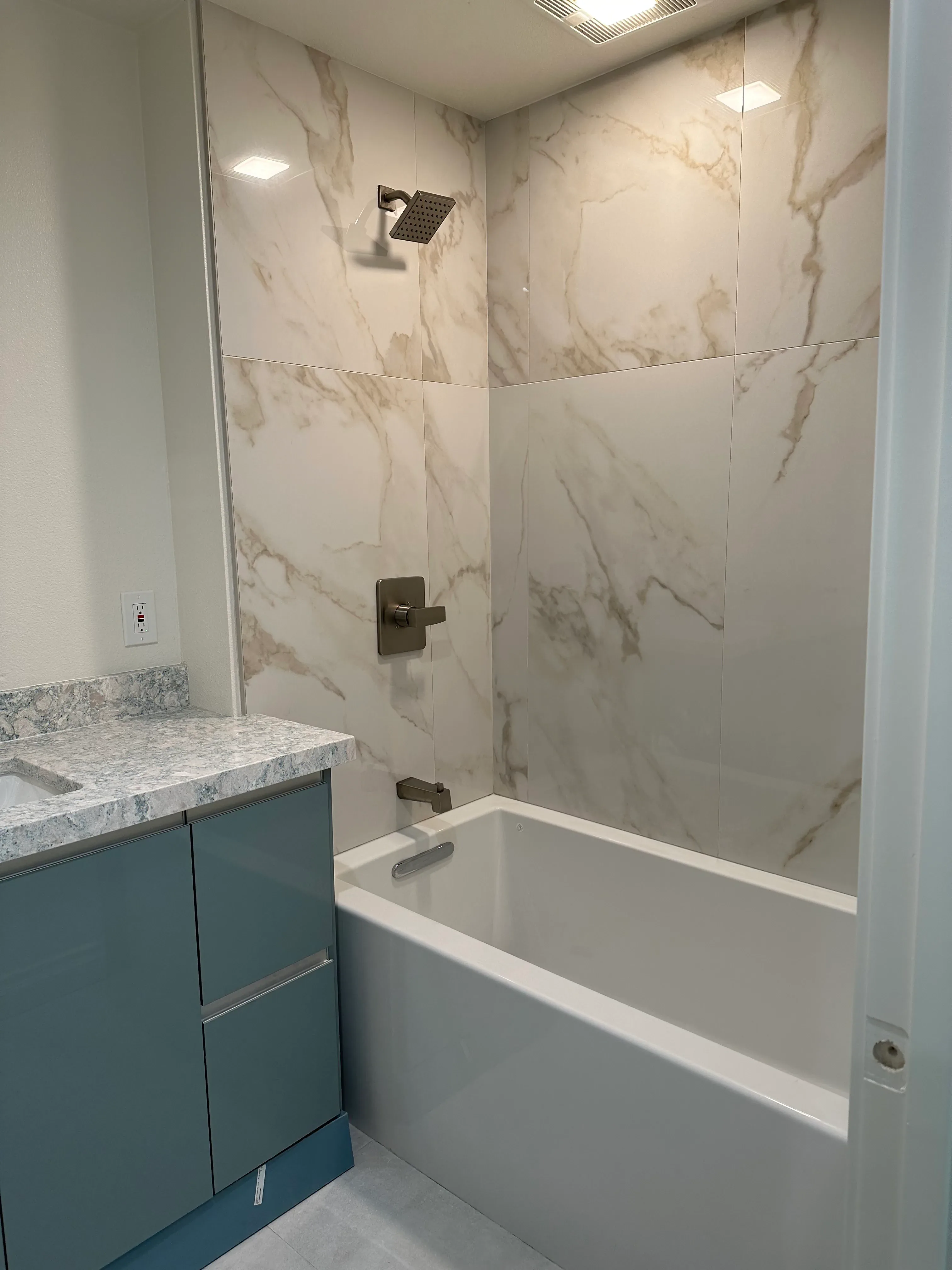 Bathroom vanity and fixtures at Belblossom