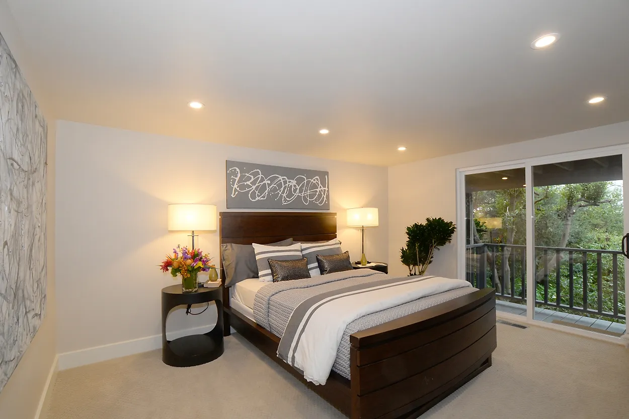Bedroom with natural light at Contra Costa