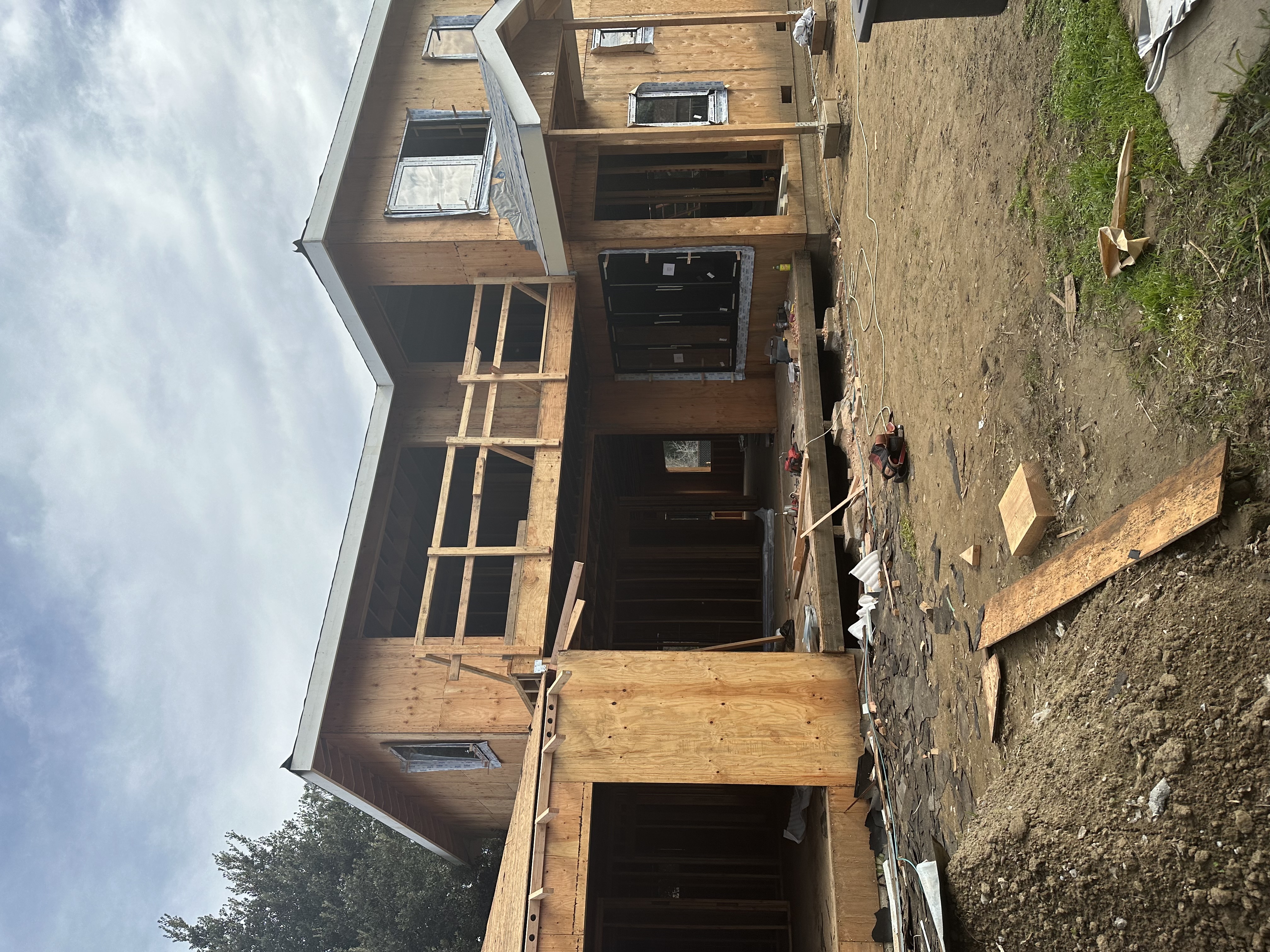 Final construction phase at Hawthorne Ave