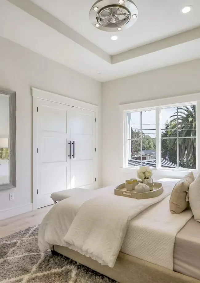 Guest bedroom at Willow Glen